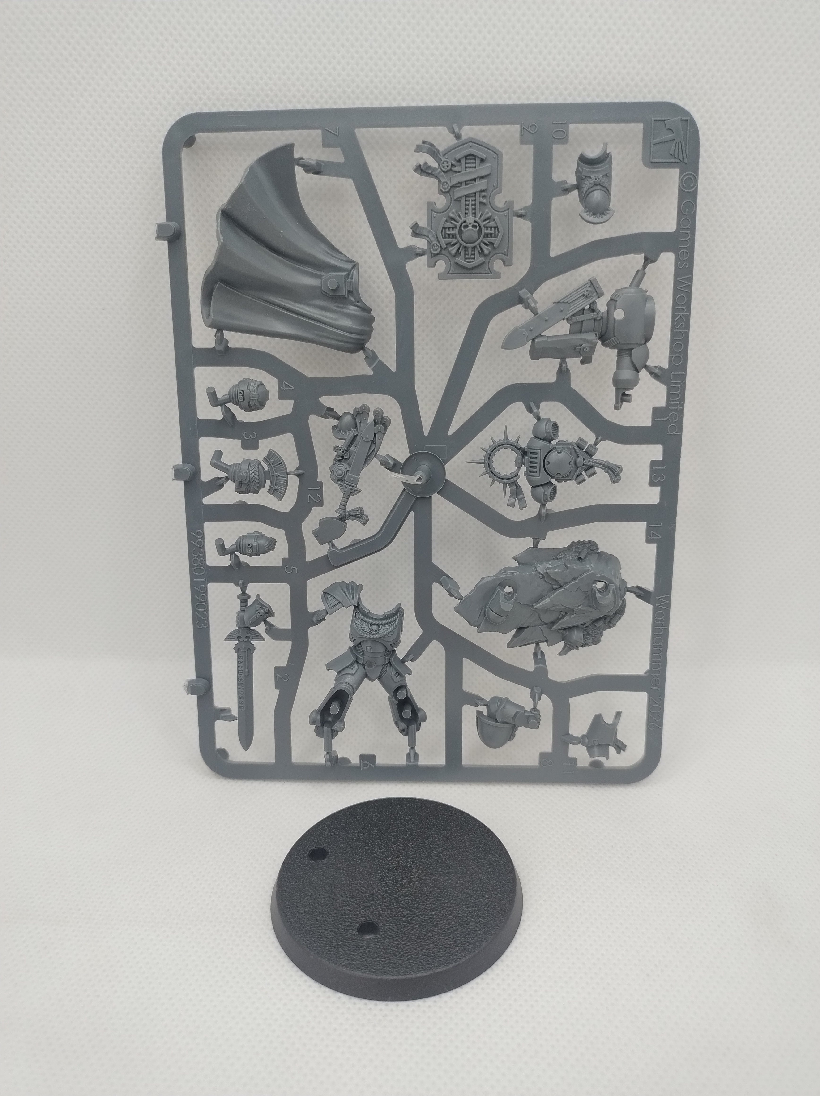 Captain with Relic Shield from the Warhammer Armageddon 11th Edition set