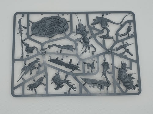 One Skaven Clawlord on Gnaw-beast new on sprue