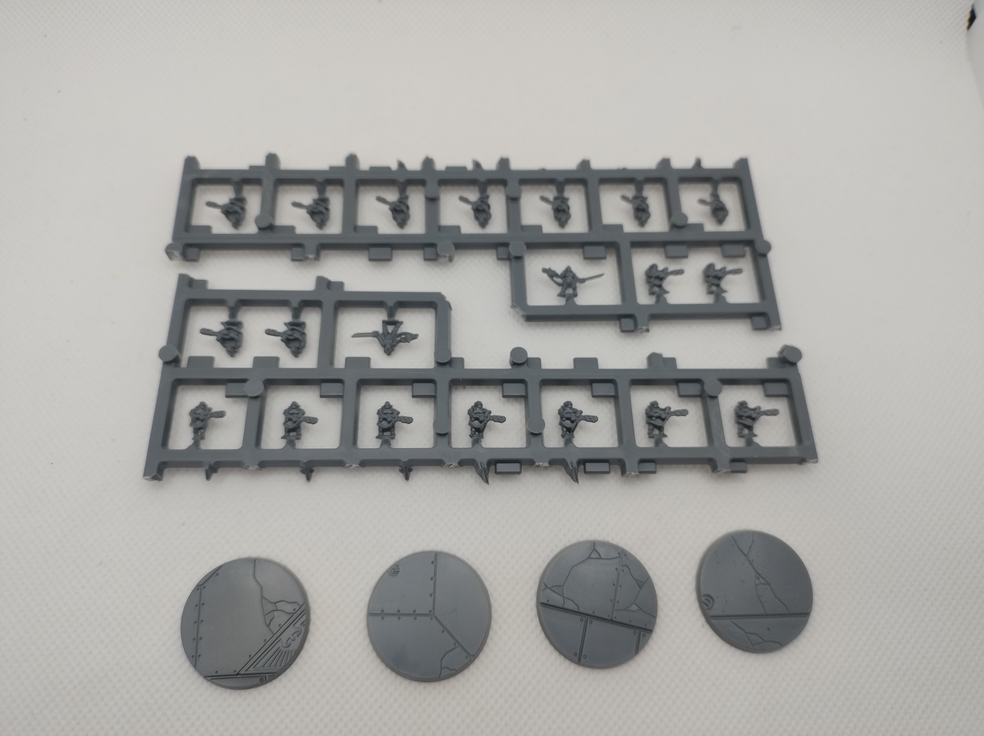 Four bases of Auxiliaries with Flamers new on sprue for legions imperialis