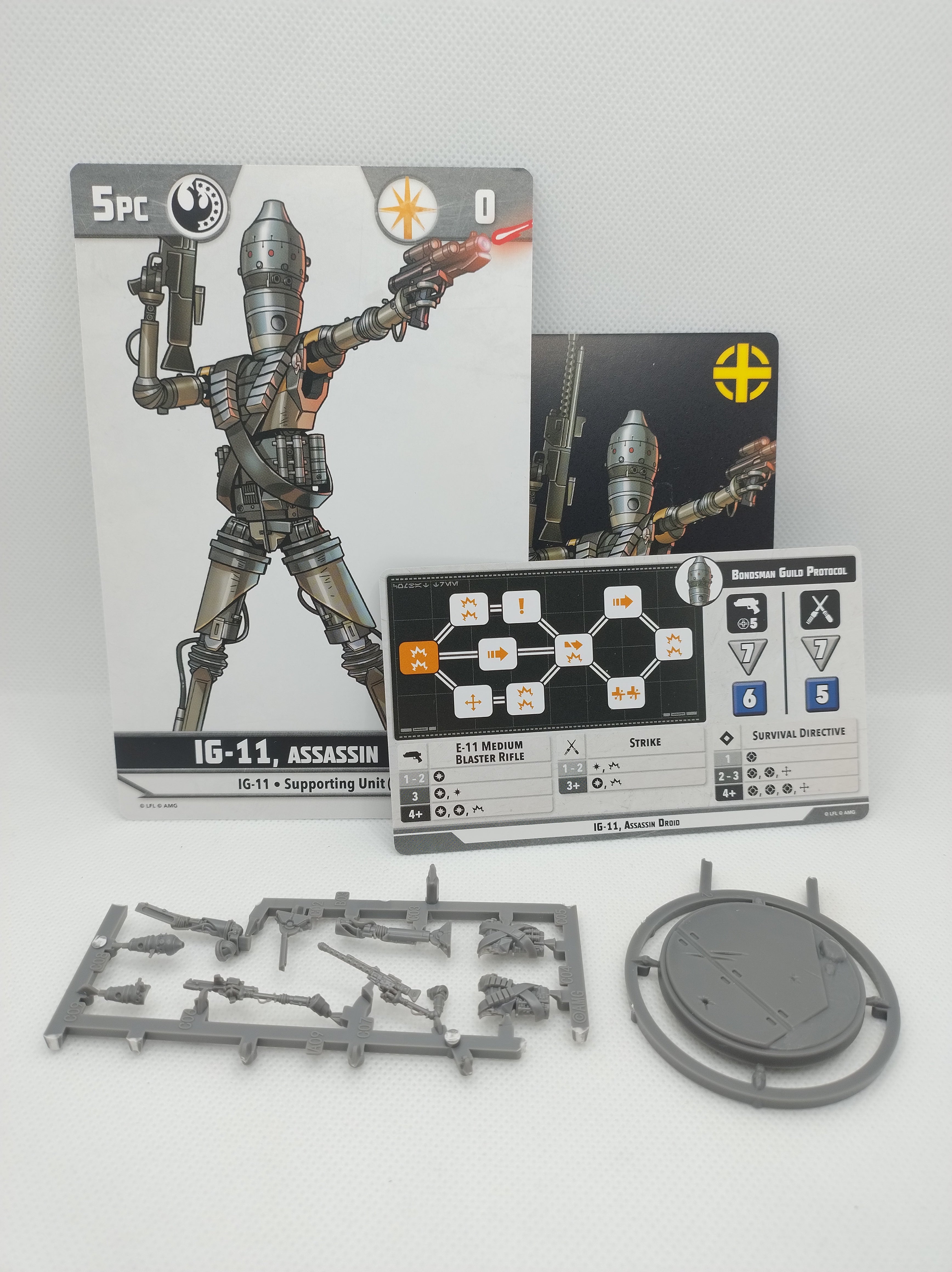 IG-11 on sprue with cards for Star Wars Shatterpoint
