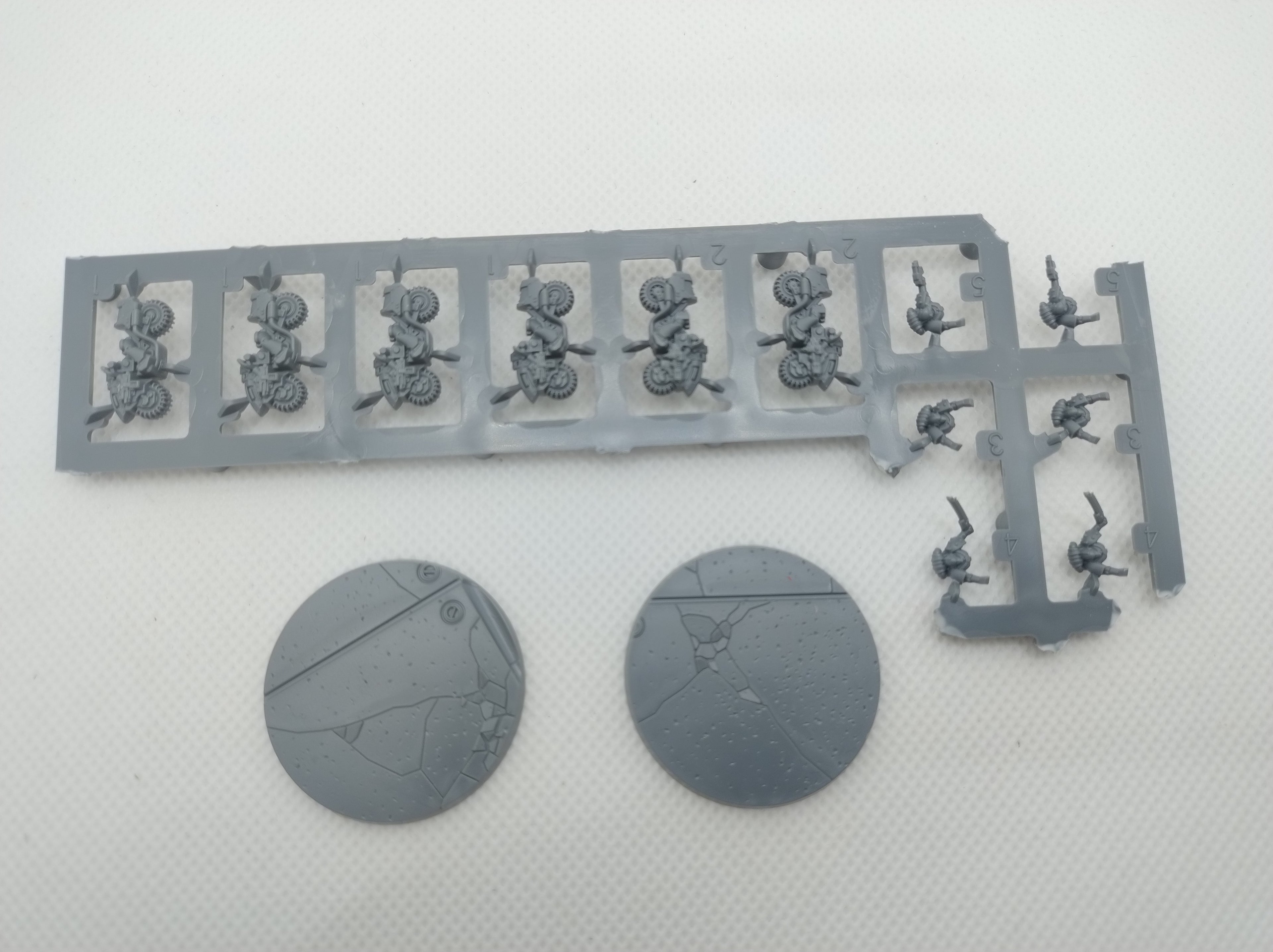 Two Legion Outrider bases for legions imperialis new on sprue