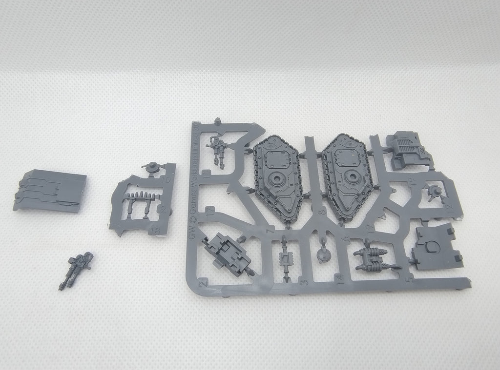 Legiones Imperialis Land Raider Proteus new on sprue