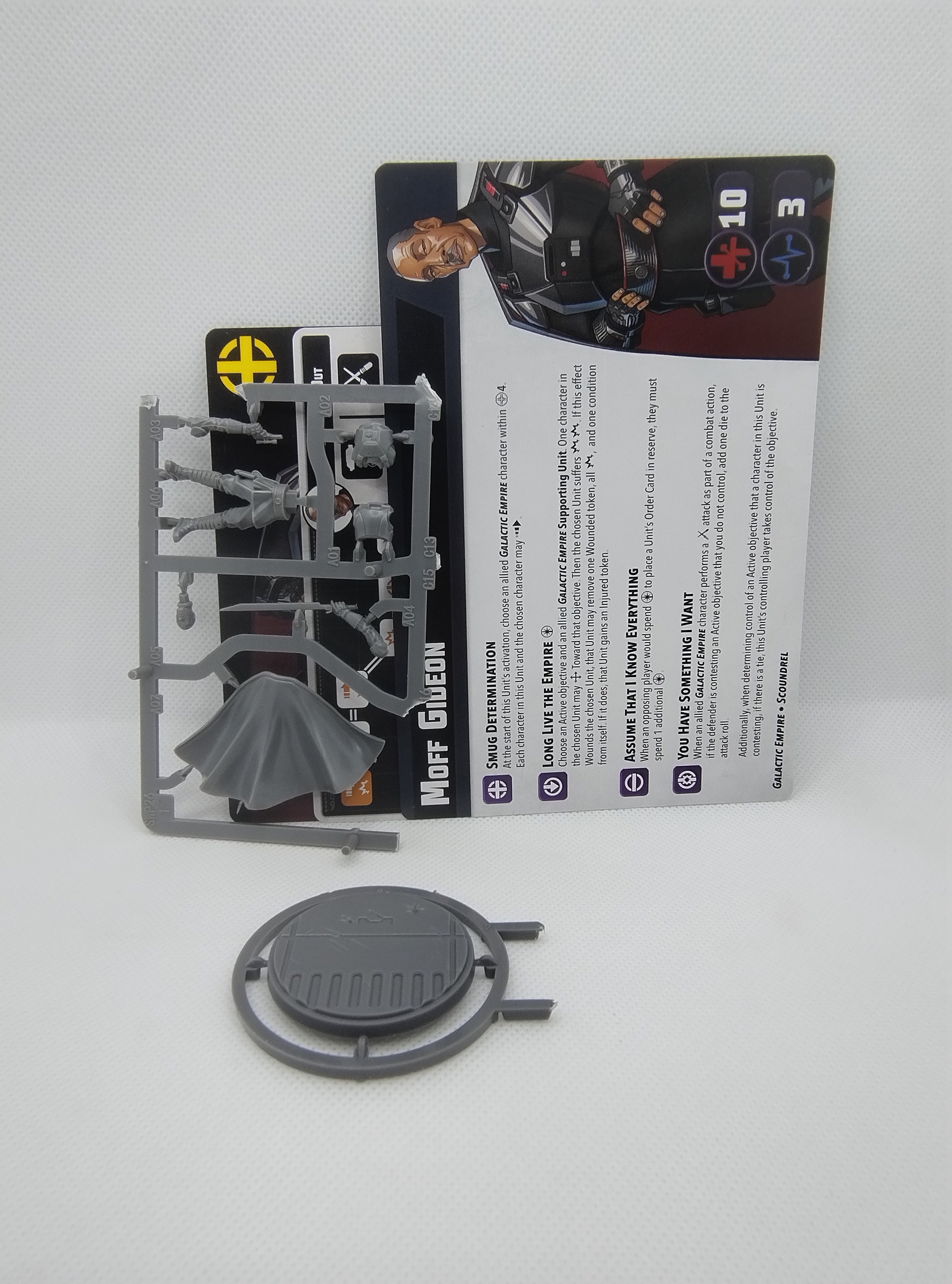 Moff Gideon on sprue with cards for Star Wars Shatterpoint