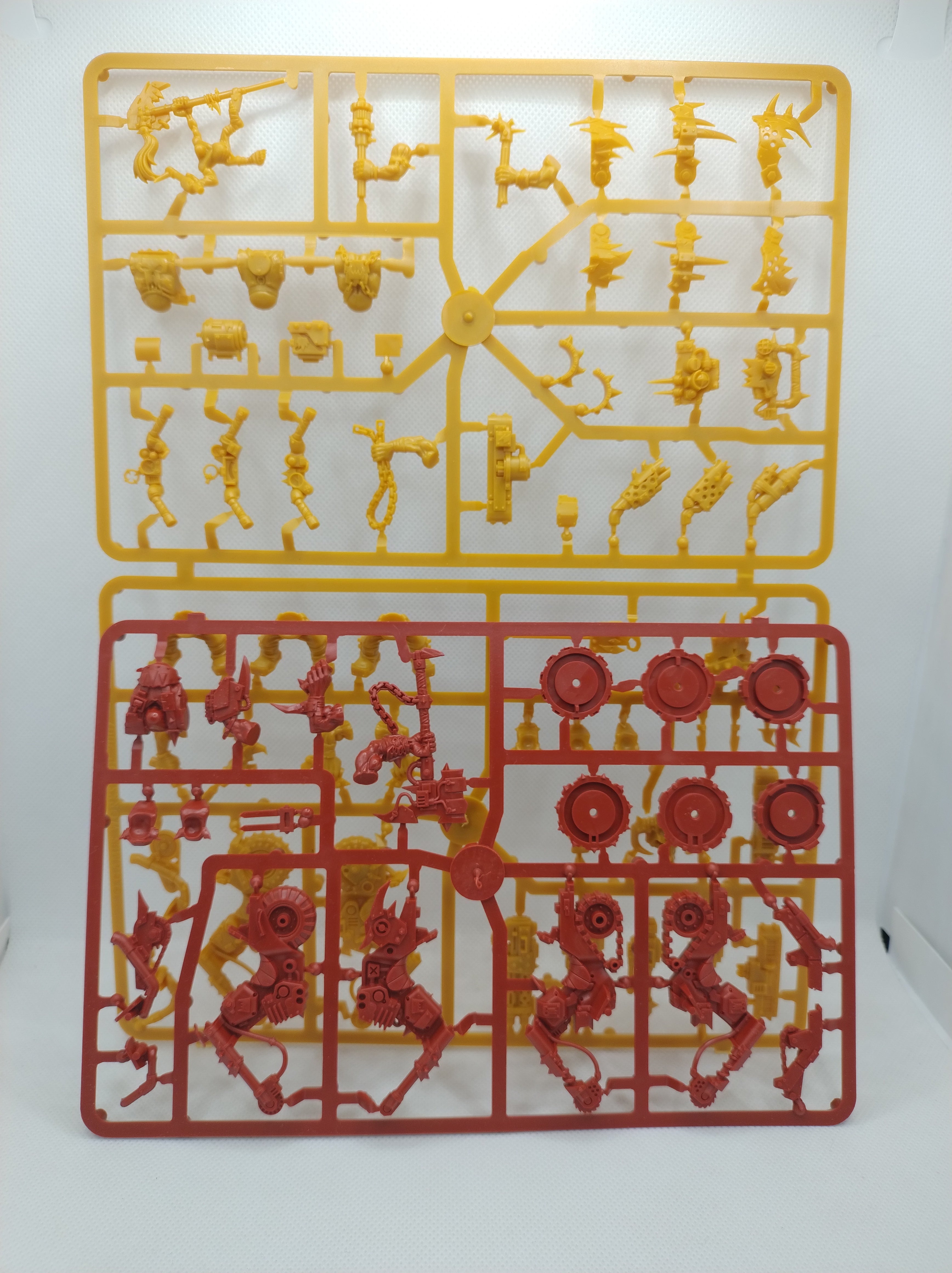 Ork Warbiker Mob yellow and red new on sprue