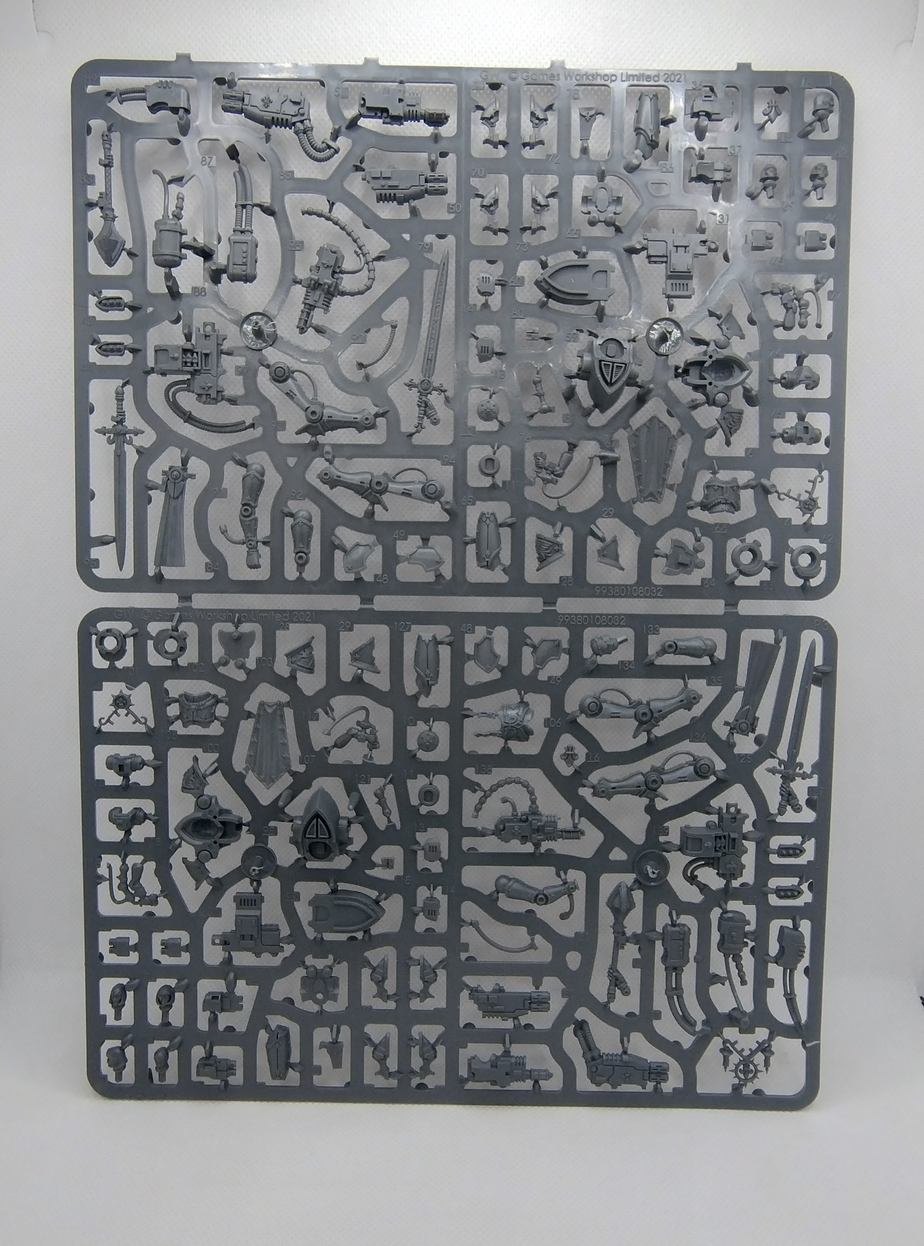 Paragon Warsuits - Adepta Sororitas new on sprue