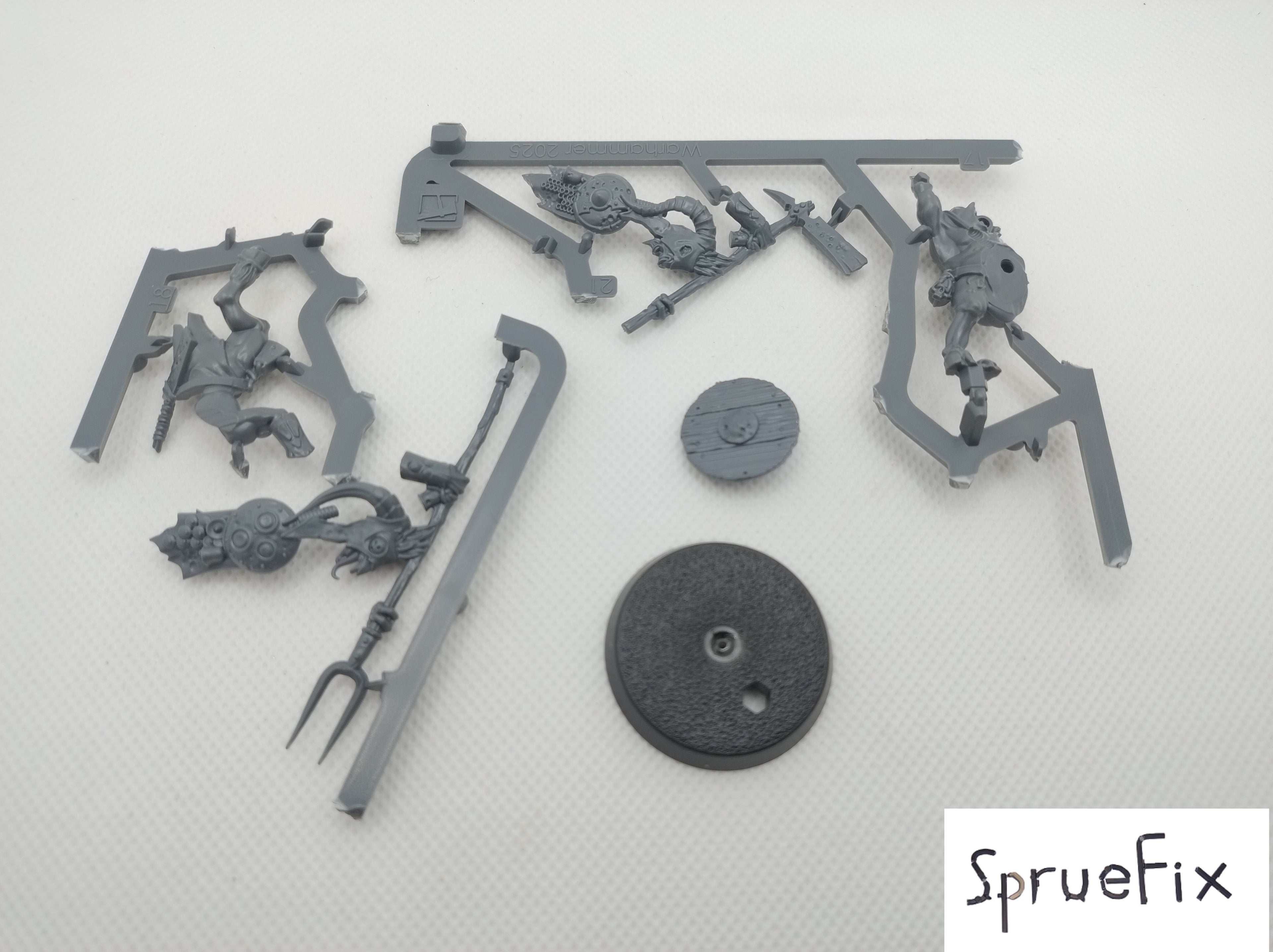 Pestigors darkwater single new on sprue type 01