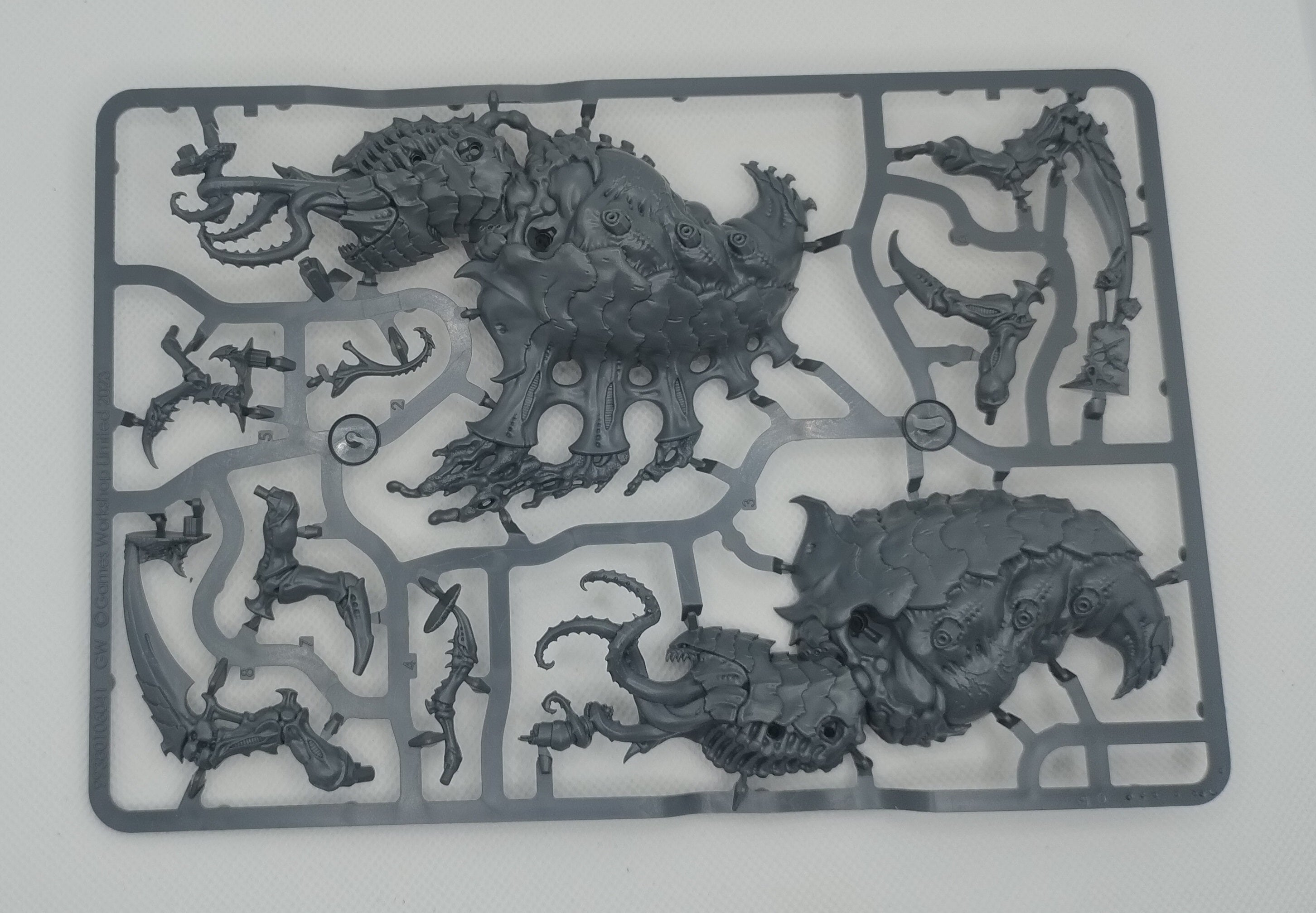 One Tyranid Psychophage new on sprue