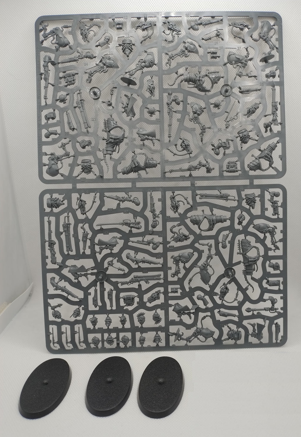 Three Serberys Sulphurhounds new on sprue
