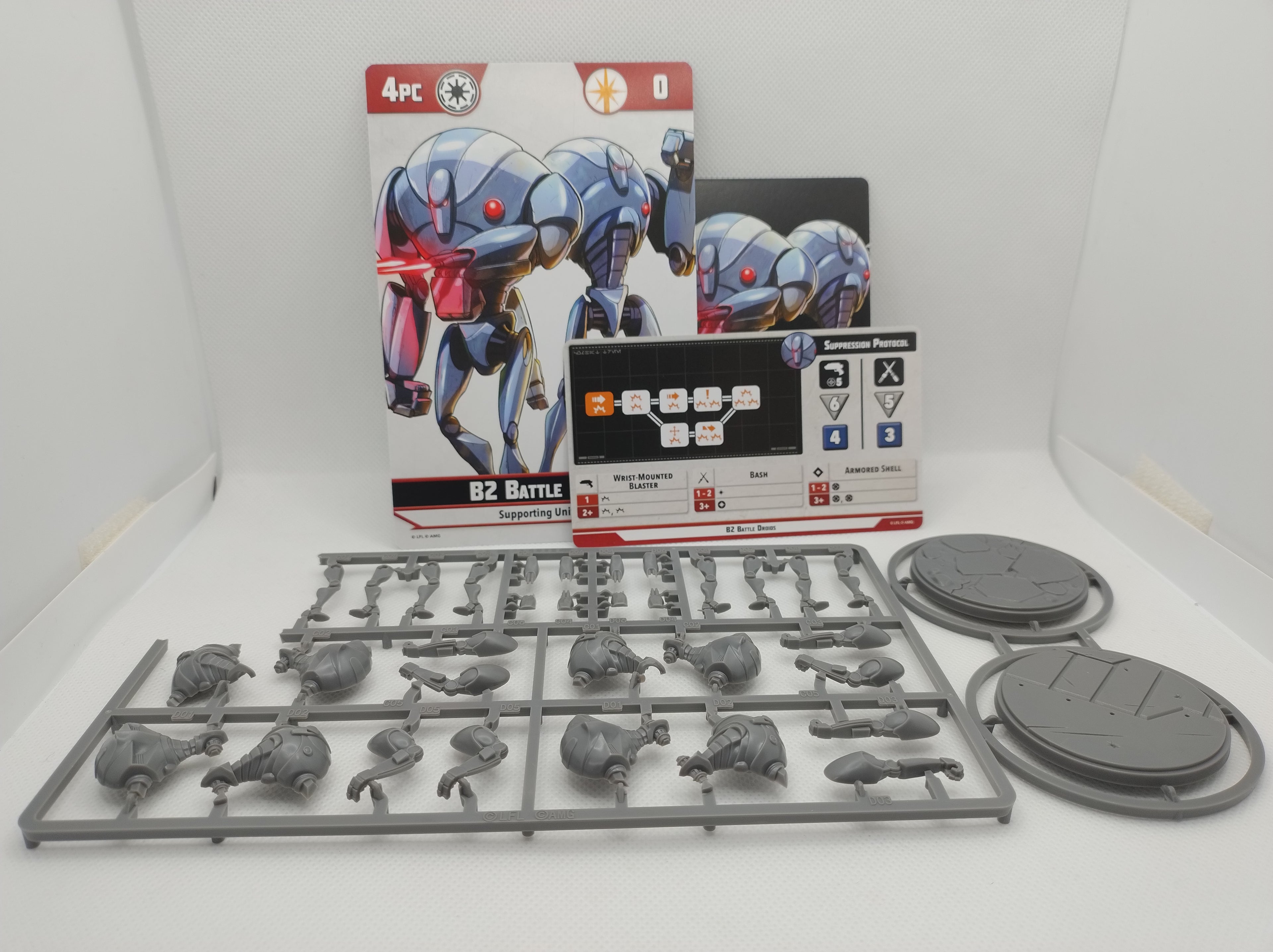 Two B2 Battle Droids on sprue with cards for Star Wars Shatterpoint