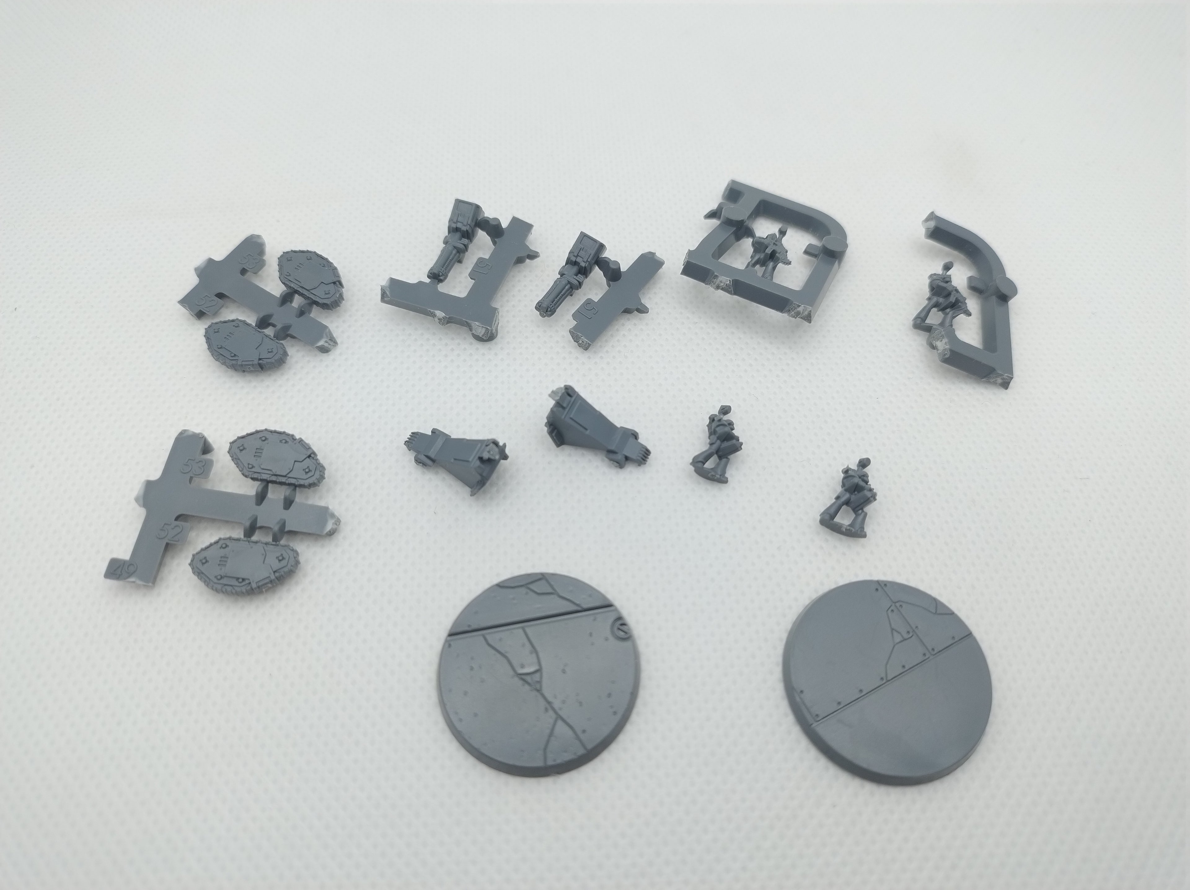 Two Rapiers with Quad Launchers new on sprue