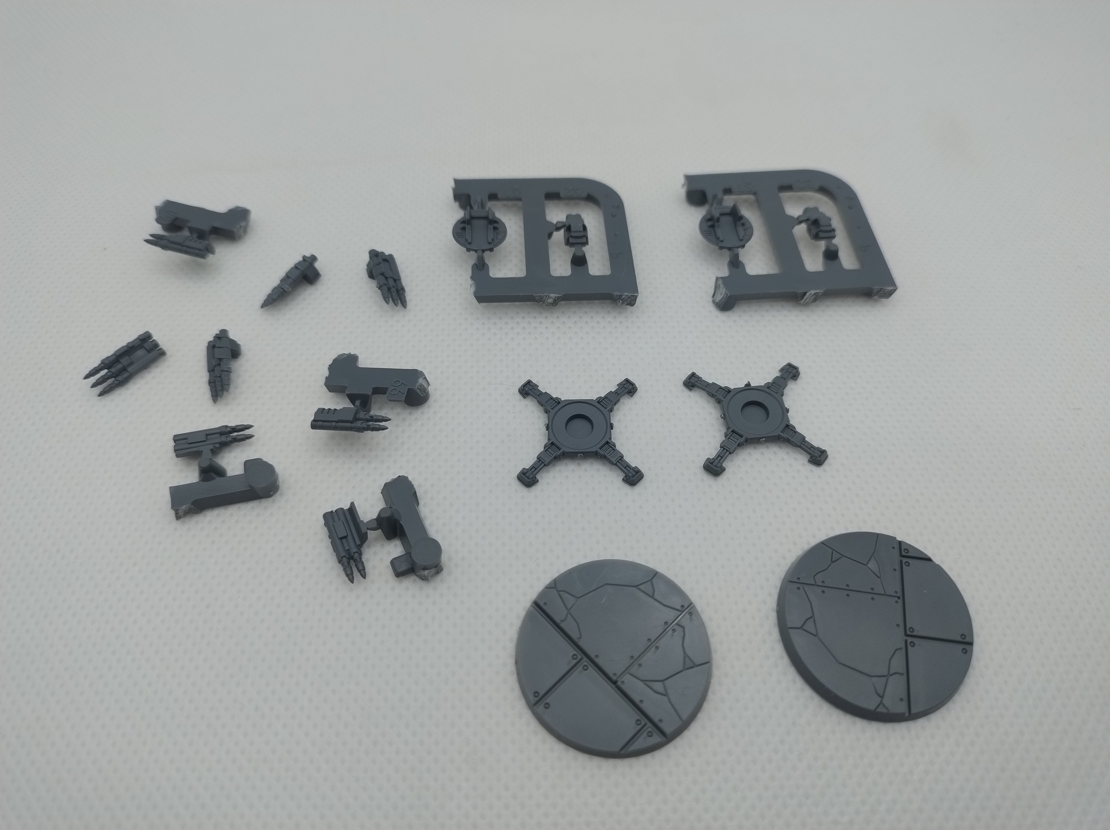 Two Tarantulas with Hyperios Air-defence Missile Launcher new on sprue