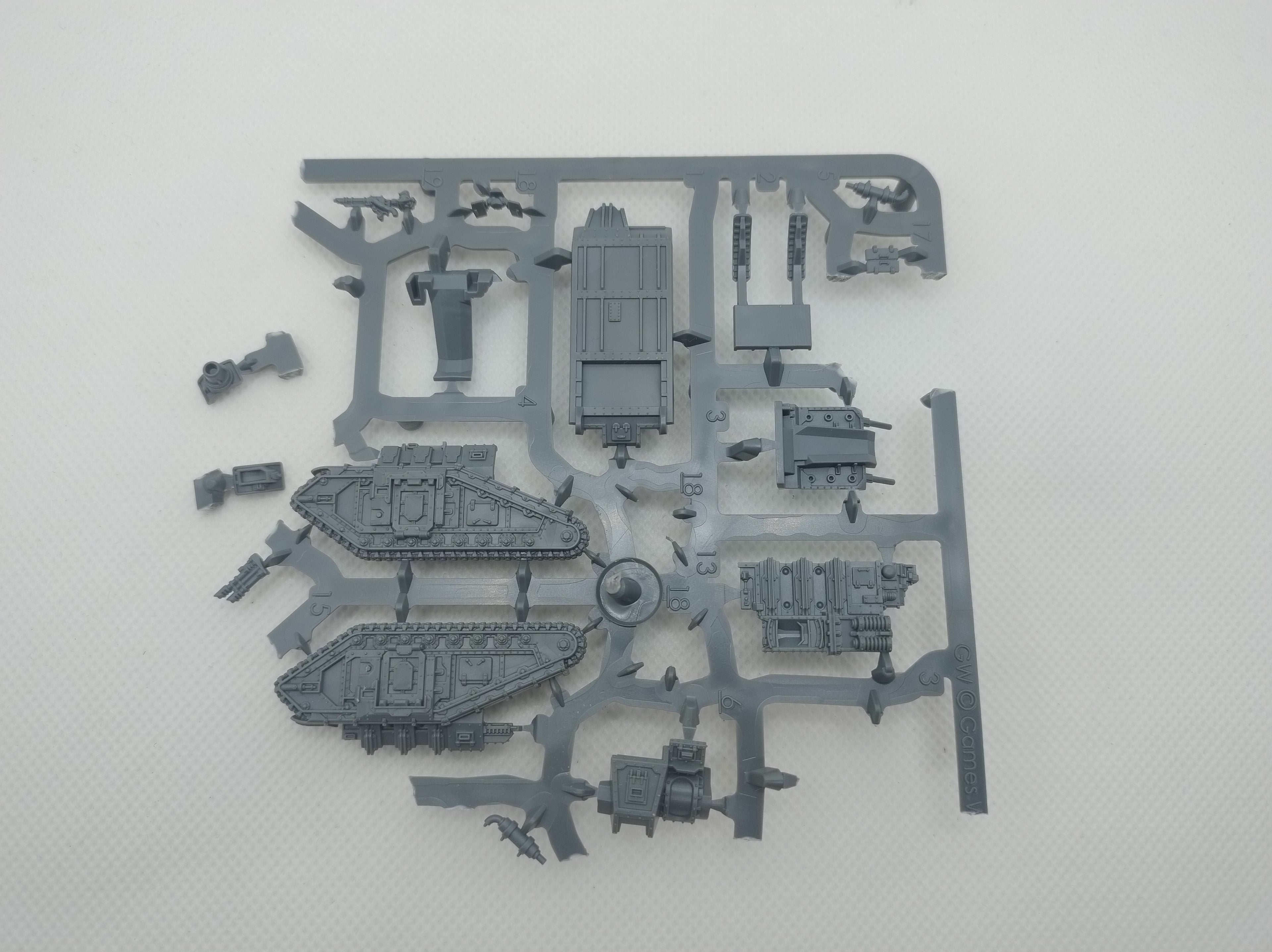 dracosan armoured transport for Legions imperialis new on sprue