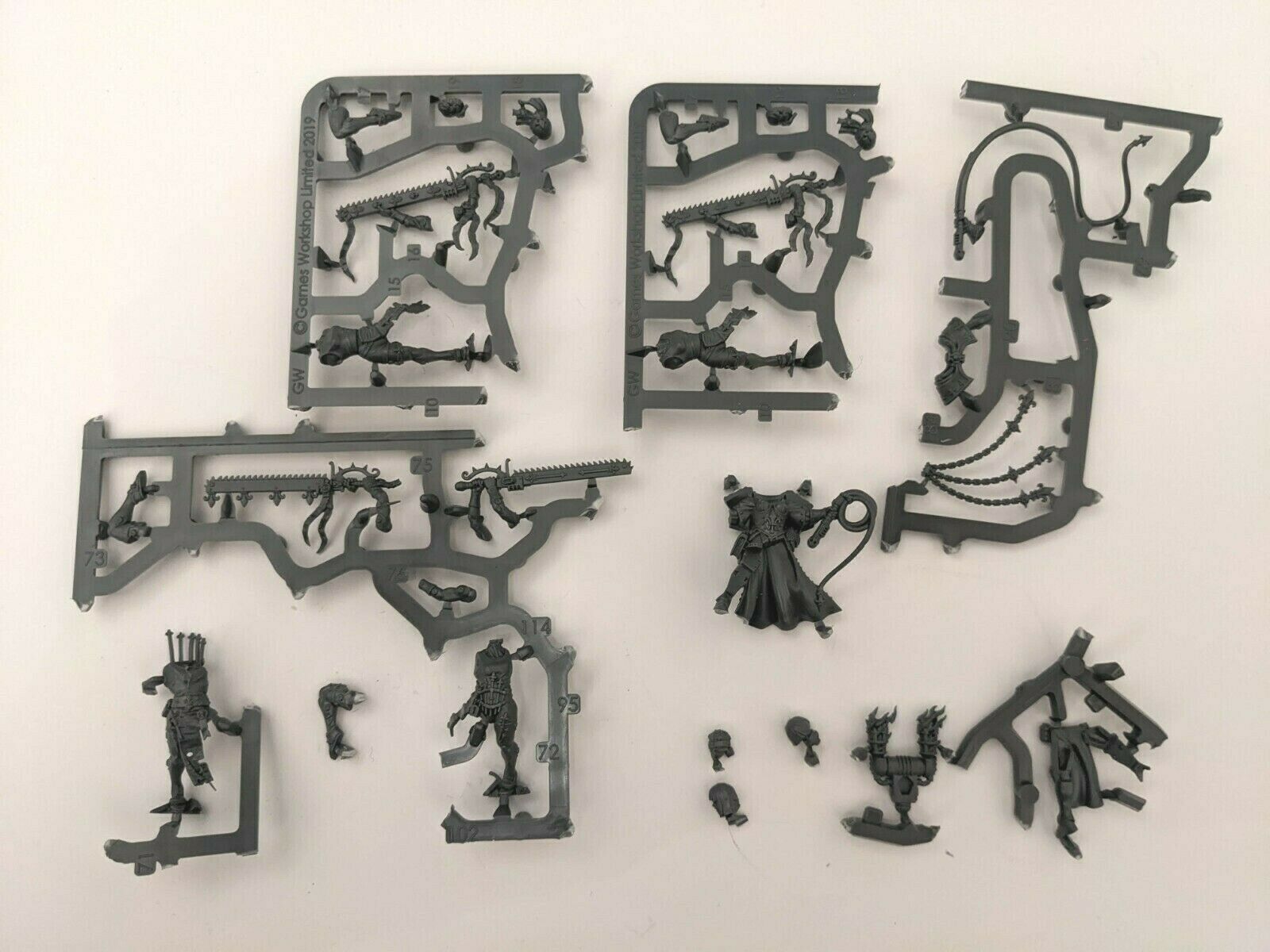 Adepta Sororitas Repentia Superior and x4 Sisters Repentia from the old combat patrol set OOP